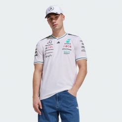 Koszulka Mercedes - Amg Petronas Formula One Team Driver Authentic. Białe buty sportowe męskie Adidas, z materiału, bez zapięcia, na fitness i siłownię. Za 529.00 zł.
