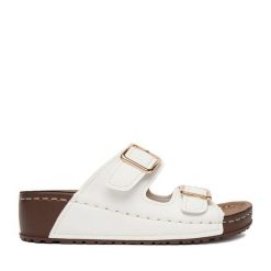 Klapki Go Soft. Białe klapki damskie GO SOFT, bez wzorów, bez obcasa. Za 99.99 zł.