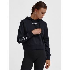 Bluza damska z kapturem Hummel Elemental. Czarne bluzy damskie Hummel, bez wzorów, na fitness i siłownię. Za 170.00 zł.