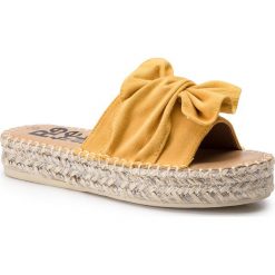 Espadryle REFRESH - 69731 Amarillo. Żółte klapki damskie Refresh, bez wzorów, z materiału, bez obcasa. W wyprzedaży za 129.00 zł.