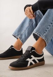 Czarne Sneakersy w Stylu Tenisówek Ozdobione Geometrycznymi Paskami Zitora. Czarne obuwie sportowe damskie Renee, bez wzorów, tenisowe. Za 79.99 zł.