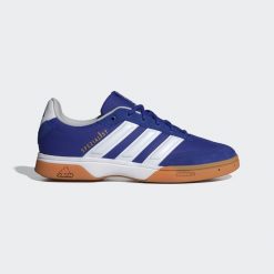 Buty halowe Spezial. Białe buty sportowe męskie Adidas, bez zapięcia, do piłki ręcznej. Za 399.00 zł.