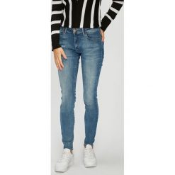 Wrangler - Jeansy Body Bespoke. Niebieskie jeansy damskie Wrangler. Za 349.90 zł.