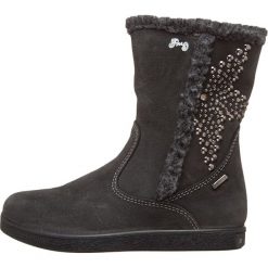 Skórzane kozaki zimowe w kolorze szarym. Szare buty zimowe dziewczęce Primigi, bez wzorów, z gore-texu, bez zapięcia. W wyprzedaży za 209.95 zł.