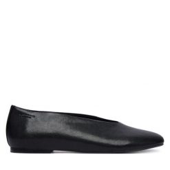 Półbuty Vagabond Shoemakers. Czarne półbuty damskie Vagabond Shoemakers, bez wzorów, bez obcasa, na płaskiej podeszwie, bez zapięcia. Za 589.99 zł.