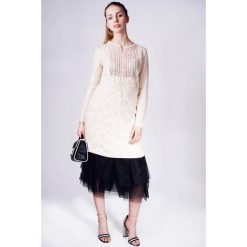 Sukienka z tiulem. Brązowe sukienki damskie Twinset, na co dzień, l, z aplikacjami, z tiulu, bez kołnierzyka, bez ramiączek, proste. Za 348.00 zł.