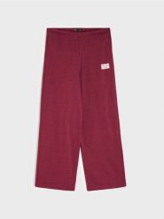 Spodnie dresowe wide leg z naszywką - bordowy. Czerwone spodnie dresowe damskie Sinsay, l, z aplikacjami, z dresówki. Za 39.99 zł.