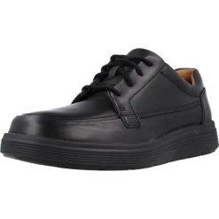 Buty CLARKS UN ADOBE EASE Czarny. Czarne trekkingi męskie Clarks, na fitness i siłownię. Za 502.99 zł.
