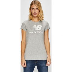 New Balance - Top. Szare topy damskie New Balance, z nadrukiem, z bawełny, z okrągłym kołnierzem, z krótkim rękawem. W wyprzedaży za 89.90 zł.