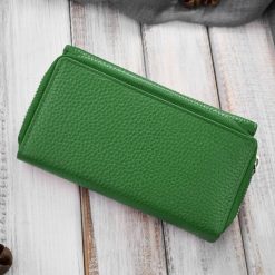 Paolo Peruzzi Portfel damski duży zielony pojemny T-138-GB. Zielone portfele damskie Paolo Peruzzi, bez wzorów. Za 155.19 zł.
