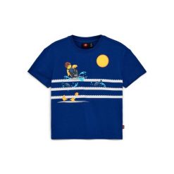 Koszulka Dziecięca Bio Bawełna LEGO Tano 318 Granatowa. Niebieskie t-shirty dla chłopców LEGO, bez wzorów, z bawełny, bez ramiączek. Za 54.99 zł.