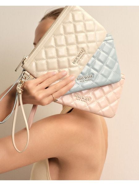 Nine West Torebka LILLA1 Niebieski. Niebieskie torebki do ręki damskie Nine West, bez wzorów, ze skóry, wizytowe, bez dodatków. Za 99.99 zł.