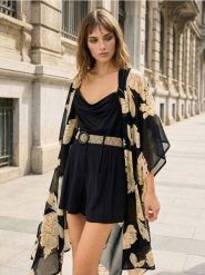 Wiskozowe szorty z zakładkami i paskiem - czarny. Czarne szorty damskie Sinsay, l, bez wzorów, z wiskozy. Za 49.99 zł.