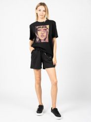 Silvian Heach Szorty | PGP22404SH | Kobieta | Czarny. Czarne szorty damskie Silvian Heach, xs, bez wzorów, z bawełny. W wyprzedaży za 109.00 zł.