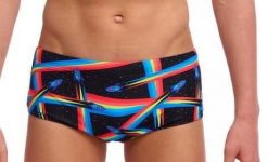 Kąpielówki FUNKY TRUNKS Pocket Rocket - trunki chłopięce. Czarne kąpielówki dla chłopców FUNKY TRUNKS, bez wzorów, z elastanu. Za 119.00 zł.