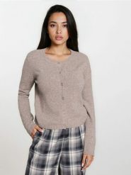 Sweter zapinany na guziki - brązowy. Brązowe swetry damskie Sinsay, l, bez wzorów, bez kołnierzyka, bez ramiączek, bez kaptura. Za 49.99 zł.