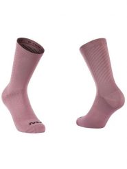 Skarpety rowerowe NORTHWAVE Switch Sock różowy. Czerwone skarpety męskie Northwave, w ażurowe wzory, z dzianiny. Za 69.00 zł.
