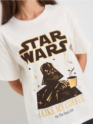 Koszulka z nadrukiem Star Wars - kremowy. Białe t-shirty damskie Sinsay, l, bez wzorów, retro, bez kołnierzyka. Za 29.99 zł.