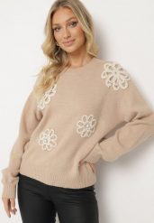Beżowy Sweter z Bawełną i Aplikacjami Kwiatów 3D Erosavia. Brązowe swetry damskie Born2be, uniwersalny, z aplikacjami, z bawełny, eleganckie, bez kołnierzyka, bez ramiączek, bez kaptura. Za 139.99 zł.