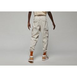 Spodnie męskie nike air jordan statement essentials utility pants light orewood. Brązowe spodnie sportowe męskie Nike, m, bez wzorów, z dresówki, do koszykówki. Za 389.00 zł.