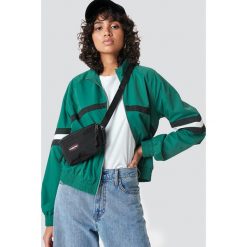 Eastpak Torebka Springer - Black. Czarne torebki do ręki damskie Eastpak, w paski. Za 100.95 zł.