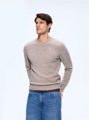 Wełniany sweter z domieszką wełny jaka - beżowy. Brązowe swetry przez głowę męskie Reserved, l, bez wzorów, z wełny, bez kołnierzyka. Za 249.99 zł.