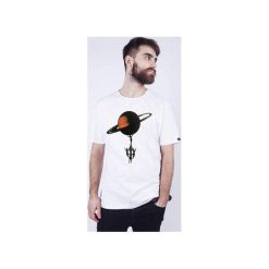 T-SHIRT MĘSKI "saturn". Białe t-shirty męskie Dzieńdobry, z bawełny, z klasycznym kołnierzykiem. Za 69.00 zł.