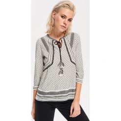 Wyszywana bluzka - Biały. Bluzki damskie marki Reserved. Za 139.99 zł.