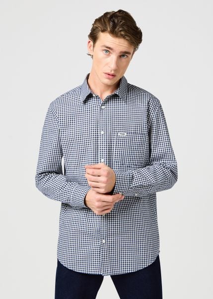 MESKA KOSZULA WRANGLER 1 PKT SHIRT NAVY GINGHAM 112362904. Niebieskie koszule męskie Wrangler, s, bez wzorów, bez kołnierzyka, bez ramiączek. Za 169.99 zł.