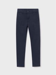 Mayoral Spodnie materiałowe 530 Granatowy Slim Fit. Niebieskie spodnie materiałowe dla chłopców Mayoral, bez wzorów, z bawełny. Za 109.99 zł.