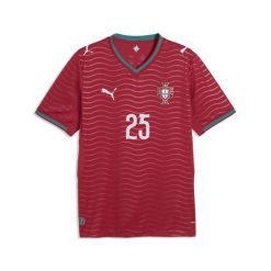 Męska domowa koszulka zawodnika reprezentacji Portugalii 2026 PUMA. Czerwone koszulki sportowe męskie Puma, m, bez wzorów, bez kołnierzyka, bez ramiączek, do piłki nożnej. Za 519.00 zł.