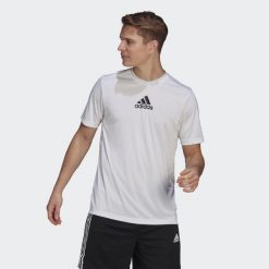 Koszulka adidas Primeblue Designed To Move Sport. Białe buty sportowe męskie Adidas, l, bez wzorów, z poliesteru, bez kołnierzyka, bez ramiączek, na fitness i siłownię. Za 96.99 zł.