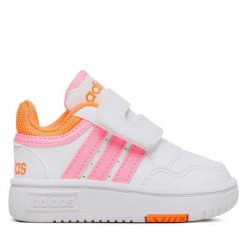 Sneakersy adidas. Czarne trampki i tenisówki chłopięce Adidas, bez wzorów, bez zapięcia. Za 199.99 zł.