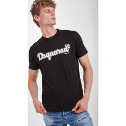 T-shirt DSQUARED2. T-shirty męskie Dsquared2, m, bez wzorów, bez kołnierzyka. W wyprzedaży za 755.30 zł.