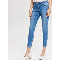 Spodnie slim fit - Niebieski. Spodnie materiałowe damskie marki Reserved. Za 119.99 zł.