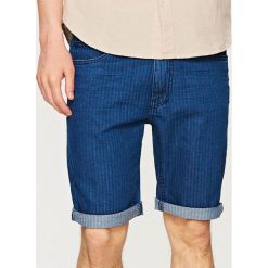 Jeansowe szorty SLIM FIT - Granatowy. Niebieskie szorty męskie Reserved, z jeansu. W wyprzedaży za 29.99 zł.