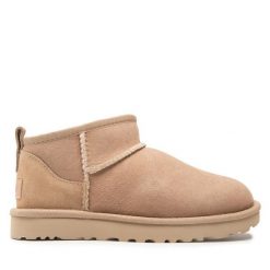 Śniegowce Ugg. Brązowe śniegowce i trapery damskie UGG. Za 639.99 zł.