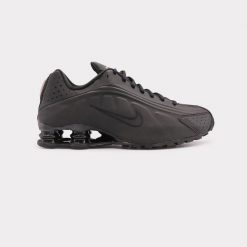 Buty damskie sportowe Nike Shox R4 Black Czarne - AR3565-004. Czarne obuwie sportowe damskie Nike, bez wzorów. Za 557.74 zł.