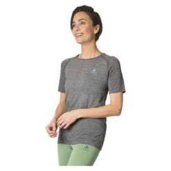 Koszulka tech. damska Odlo T-shirt crew neck s/s ESSENTIAL SEAMLESS. Szare koszulki sportowe damskie Odlo, s, bez wzorów, bez kołnierzyka, bez ramiączek. W wyprzedaży za 131.99 zł.