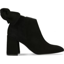 Botki HARUMI. Czarne botki damskie Gino Rossi, ze skóry, eleganckie. W wyprzedaży za 389.94 zł.