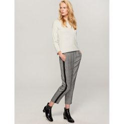 Sweter - Jasny szar. Kardigany damskie marki Reserved. Za 89.99 zł.