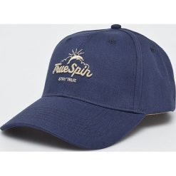 True Spin - Czapka Dolphins. Szare czapki i kapelusze damskie True Spin, z bawełny. W wyprzedaży za 49.90 zł.