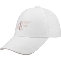 Czapka z daszkiem damska CAD002 - biały. Białe czapki i kapelusze damskie 4f, bez wzorów. W wyprzedaży za 39.99 zł.