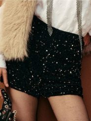Szorty z cekinami - czarny. Czarne szorty damskie Sinsay, l, bez wzorów. Za 39.99 zł.