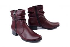 RIEKER 78656-35 red, botki damskie. Czerwone botki damskie Rieker, z polaru, bez obcasa, na obcasie, bez zapięcia. Za 399.90 zł.