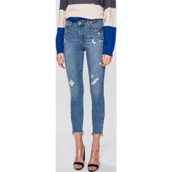 Guess Jeans - Jeansy. Jeansy damskie marki Guess Jeans. W wyprzedaży za 319.90 zł.