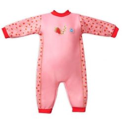 Pianka do pływania dziecięca Splash About Warm In One 2 mm strawberry field. Czerwone kąpielówki dla chłopców SPLASH ABOUT, bez wzorów. Za 159.99 zł.