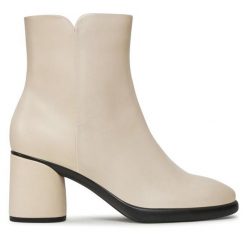 Botki ECCO. Białe botki damskie ecco, bez obcasa, na słupku, bez zapięcia. Za 699.99 zł.