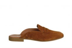 Klapki Bayla-161 022 3410 Coconut Suede 161682, Brązowy, Skóra naturalna - 38. Brązowe klapki damskie Bayla, bez wzorów, z materiału, biznesowe, bez obcasa, na płaskiej podeszwie. W wyprzedaży za 179.10 zł.