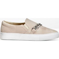 Buty wsuwane bonprix cielisty. Baleriny damskie bonprix. Za 59.99 zł.